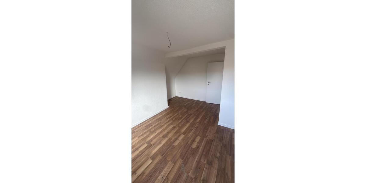 Maisonettenwohnung Mühlacker - 4.5 Zimmer, 100 m&sup2;, 1.250&euro; | Angebot:27625082