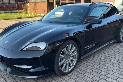 Porsche Taycan 3.050 km 79.000 &euro; Calw 75365