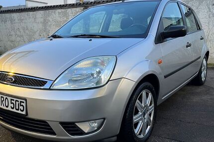 Ford Fiesta 82.043 km 2.999 &euro; Esslingen 73732