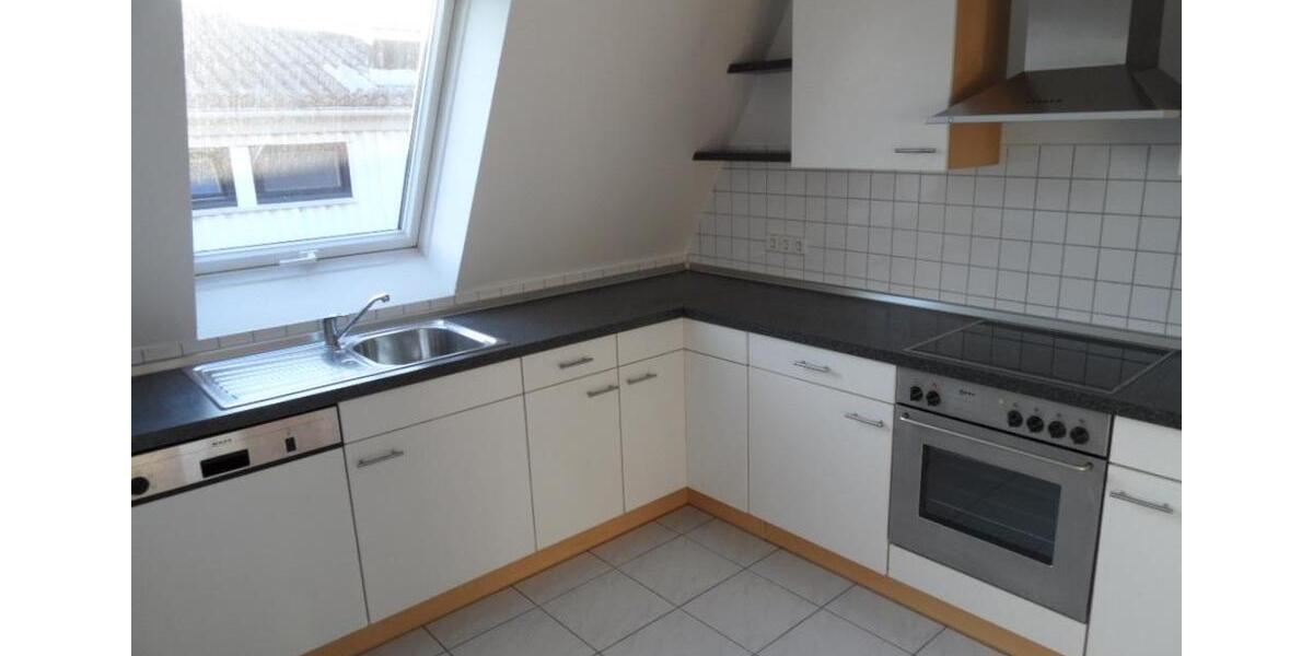 Dachgeschoßwohnung Stuttgart Lehen - 2.5 Zimmer, 109 m&sup2;, 1.670&euro; | Angebot:24493297