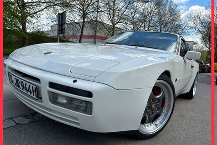 Porsche 944