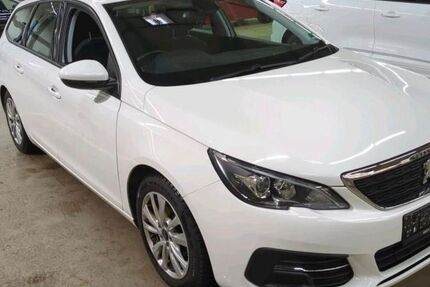 Peugeot 308 128.398 km 9.399 &euro; Stuttgart 70469