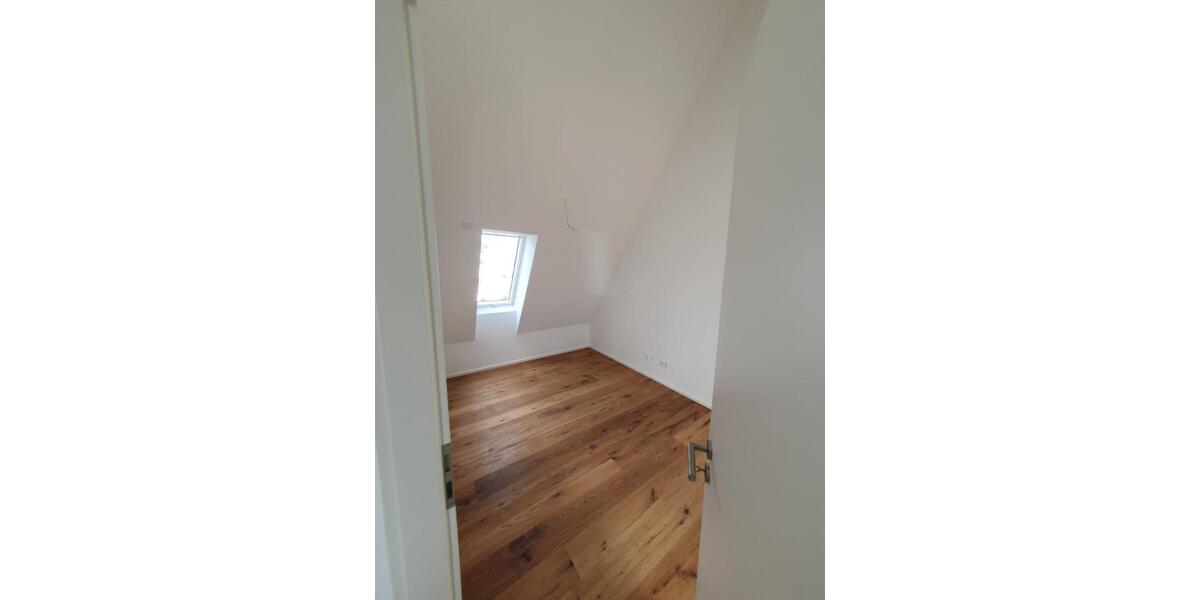 Maisonettenwohnung Schwieberdingen - 4 Zimmer, 140 m&sup2;, 1.999&euro; | Angebot:25923480