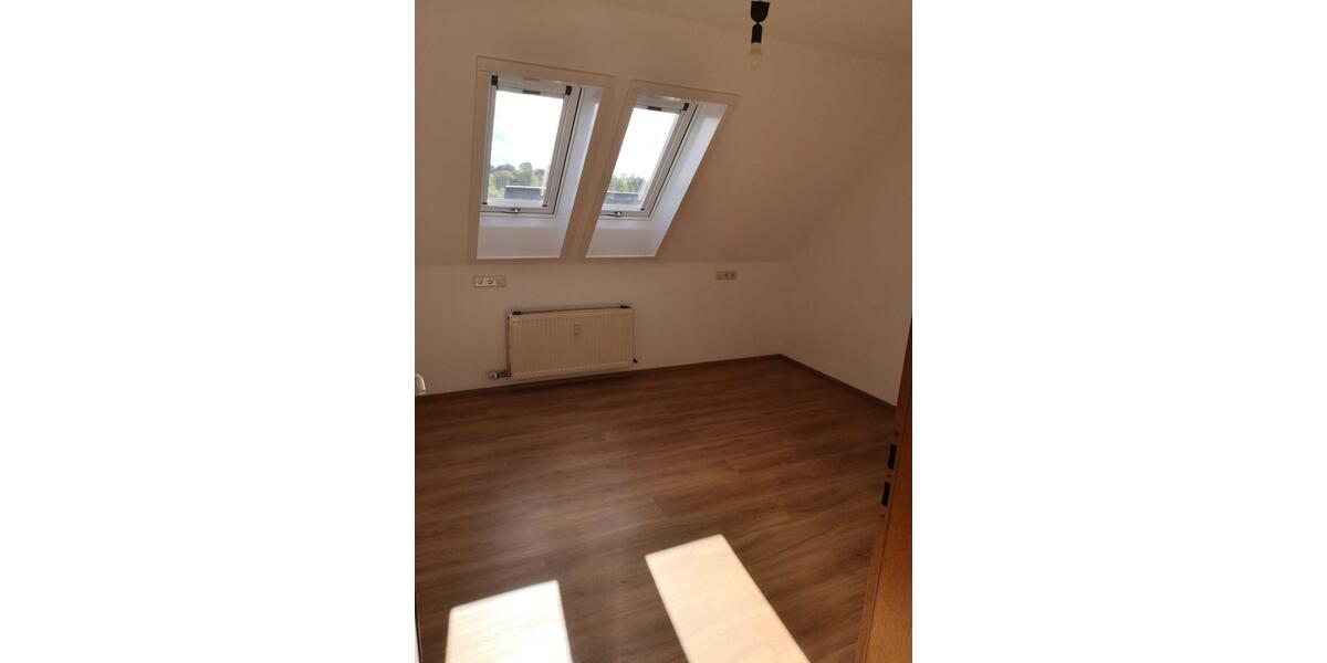 Dachgeschoßwohnung Bietigheim-Bissingen Bissingen - 3 Zimmer, 75 m&sup2;, 1.100&euro; | Angebot:27625228