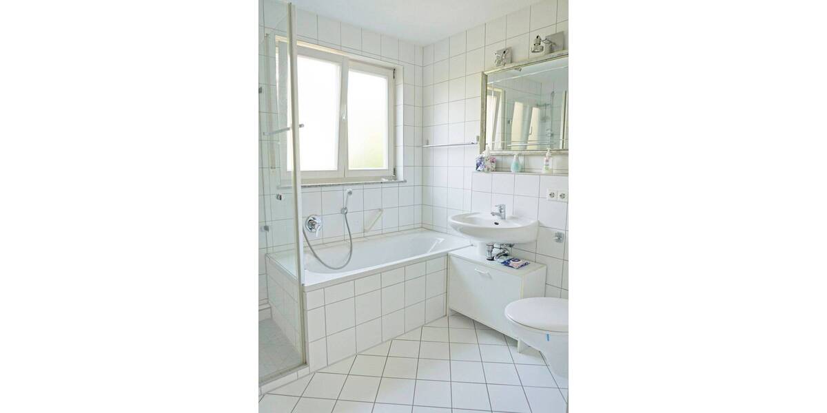 Etagenwohnung Stuttgart Sonnenberg - 3 Zimmer, 81 m&sup2;, 1.090&euro; | Angebot:26675078