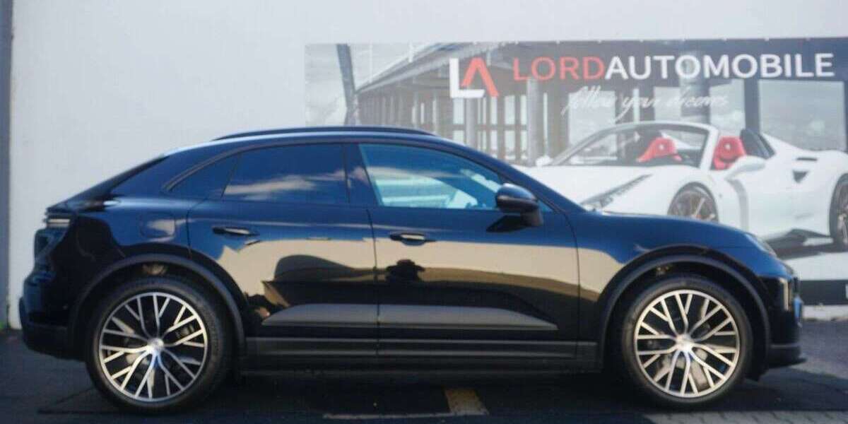 Porsche Macan 8.900 km 79.999 &euro; Stuttgart 70499