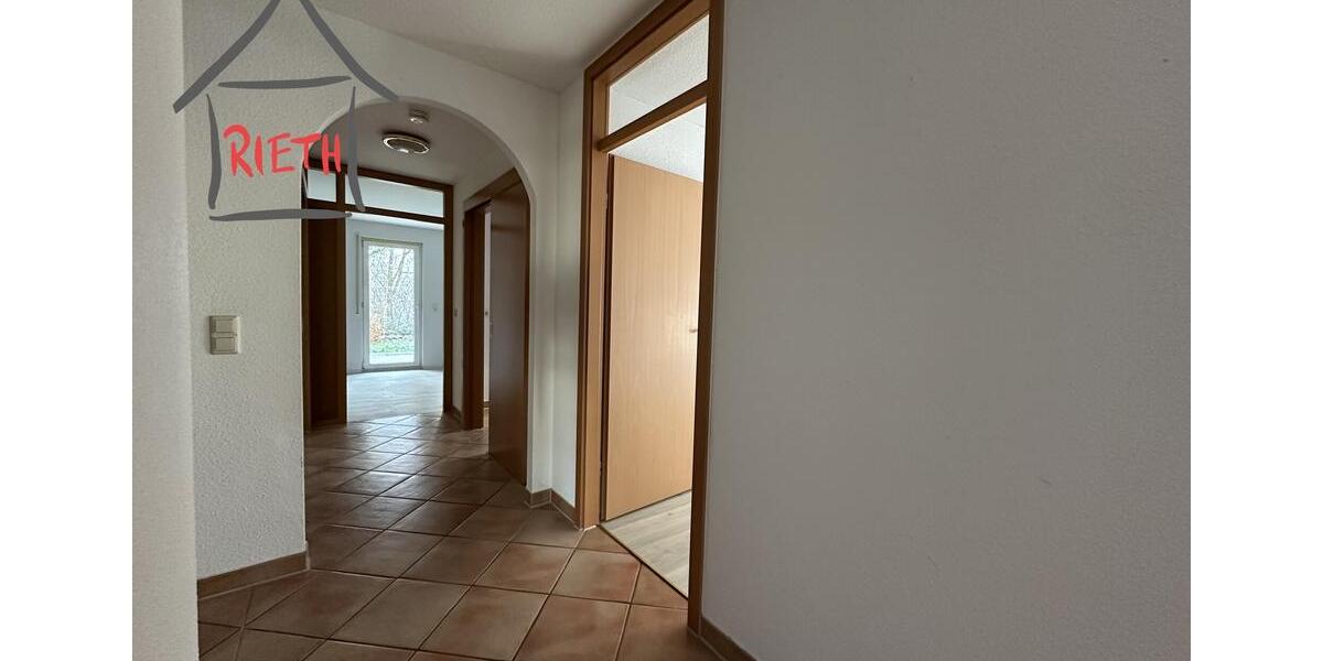 Erdgeschoßwohnung Ludwigsburg Eglosheim - 5 Zimmer, 145 m&sup2;, 1.650&euro; | Angebot:23820195
