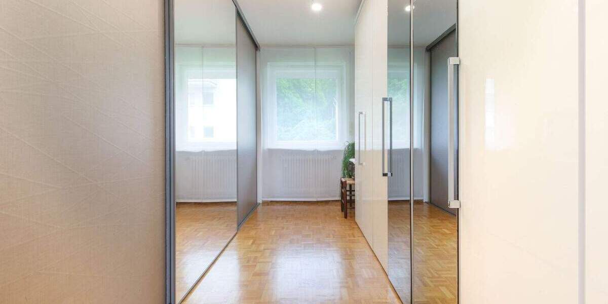Einfamilienhaus Böblingen - 8 Zimmer, 206 m&sup2;, 949.000&euro; | Angebot:25896630