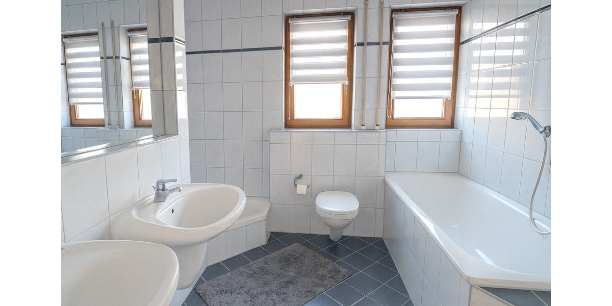 Dachgeschoßwohnung Reutlingen Reutlingen (Kernstadt) - 4.5 Zimmer, 86 m&sup2;, 340.000&euro; | Angebot:24314471