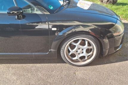 Audi TT 305.000 km 1.800 € Eutingen- Göttelfingen 72184