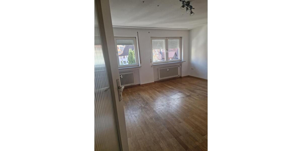 Etagenwohnung Reutlingen Reutlingen-Betzingen - 5 Zimmer, 100 m&sup2;, 1.150&euro; | Angebot:27587740