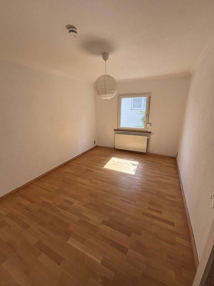 Geschmackvolle 3.5-Zi-Whg mit EBK, 2 Balkonen und Zugang zu Garten