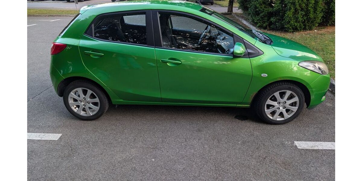 Mazda 2 212.000 km 950 &euro; Tübingen 72072