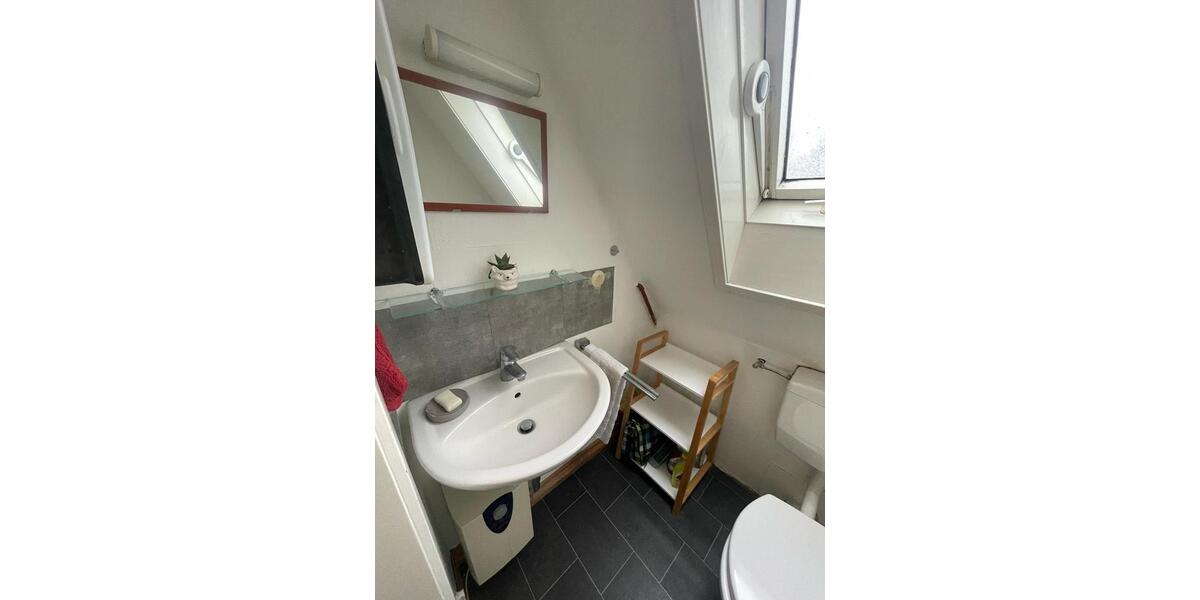 Dachgeschoßwohnung Stuttgart Vaihingen - 2 Zimmer, 35 m&sup2;, 500&euro; | Angebot:25900827