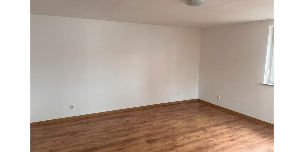 Etagenwohnung Gäufelden - 3 Zimmer, 80 m&sup2;, 1.100&euro; | Angebot:25725056