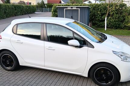 Peugeot 208 75.000 km 6.500 € Rottenburg 72108