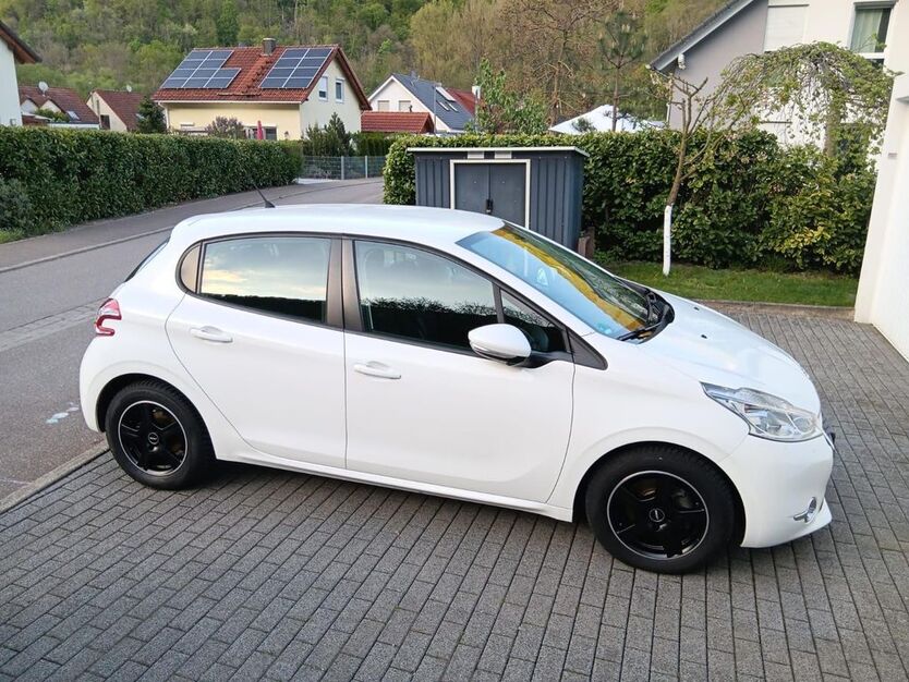 Peugeot 208 75.000 km 6.500 € Rottenburg 72108