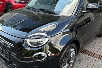 Fiat 500e 30.649 km 18.900 &euro; Tübingen 72072