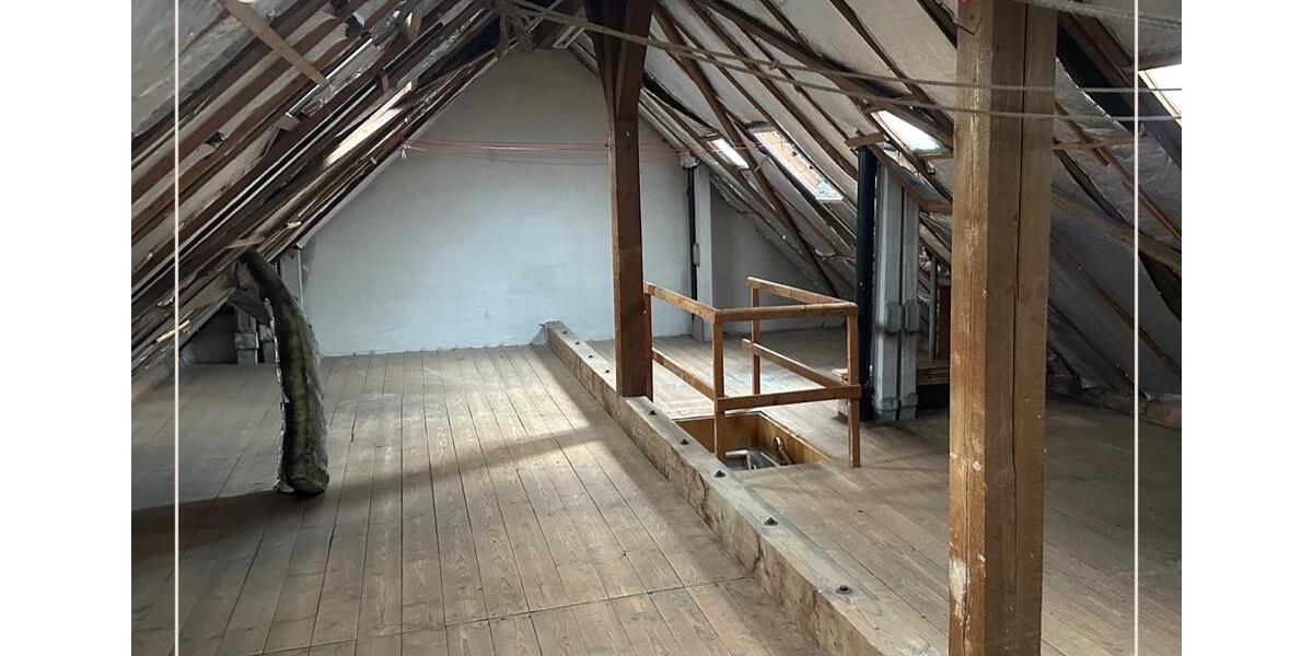 Dachgeschoßwohnung Stuttgart Luginsland - 3.5 Zimmer, 87 m&sup2;, 299.900&euro; | Angebot:26764453