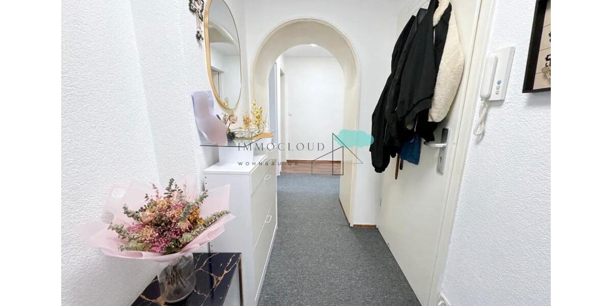 Dachgeschoßwohnung Esslingen am Neckar Brühl - 3 Zimmer, 68 m&sup2;, 230.000&euro; | Angebot:24213302