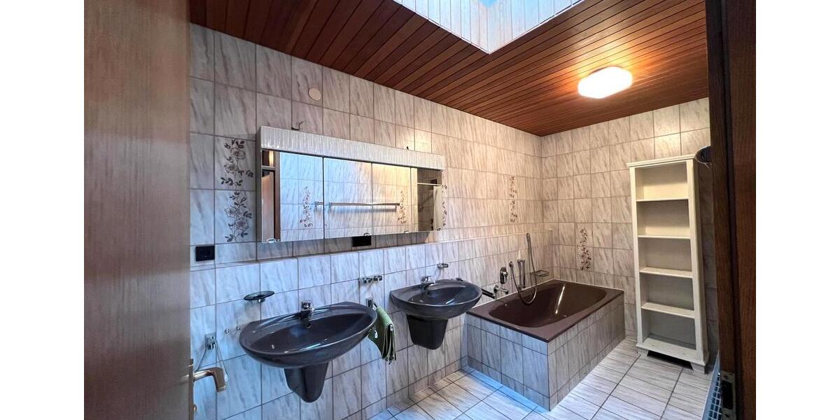 Doppelhaushälfte Böblingen - 6.5 Zimmer, 192 m&sup2;, 739.000&euro; | Angebot:27165419