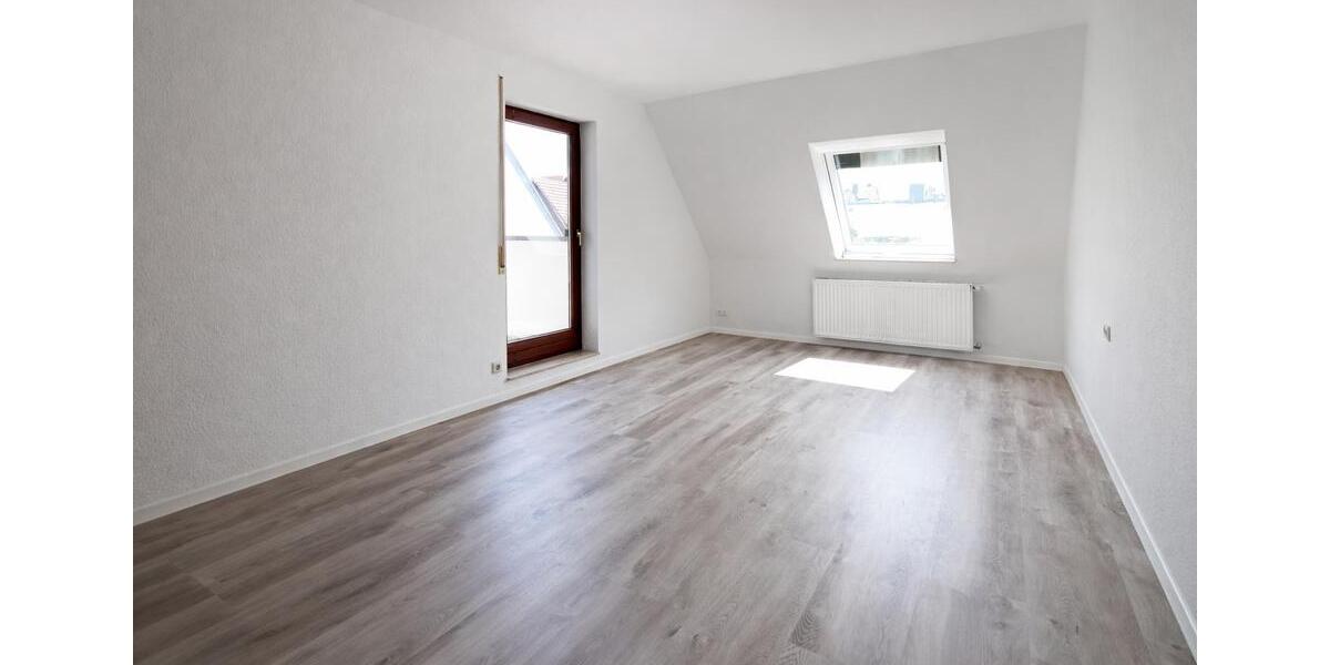 Etagenwohnung Ludwigsburg - 3 Zimmer, 102 m&sup2;, 1.400&euro; | Angebot:26103087