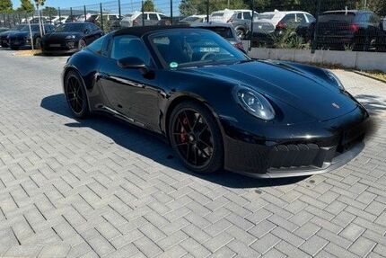 Porsche 992 6.900 km 186.999 &euro; Stuttgart 70499