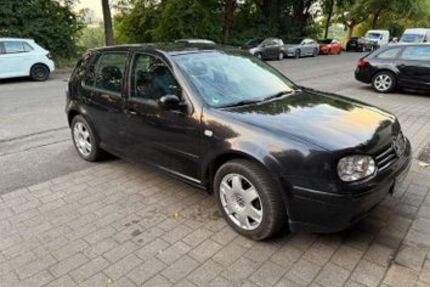 VW Golf 145.000 km 2.100 &euro; Stuttgart 70565