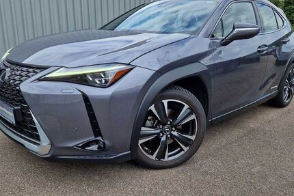 Lexus UX 57.739 km 27.400 € Nürtingen 72622