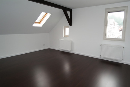 Charmante 2-Zimmer-Dachgeschosswohnung mitten in Esslingen a. N. zimmer