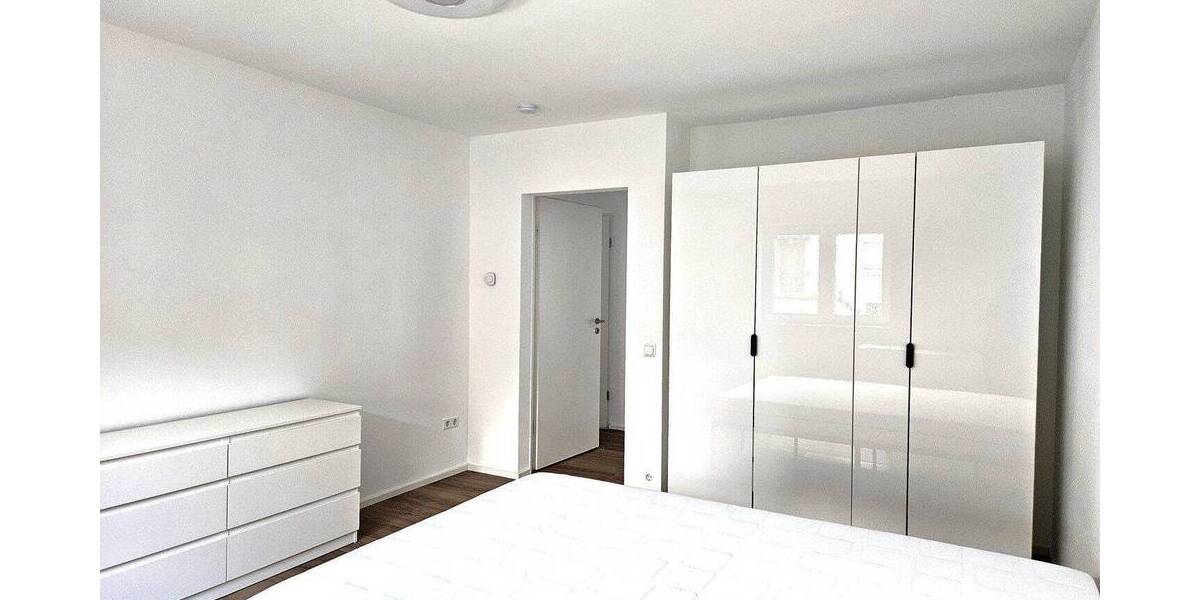 Etagenwohnung Stuttgart Bad Cannstatt - 3 Zimmer, 122 m&sup2;, 2.050&euro; | Angebot:26820850