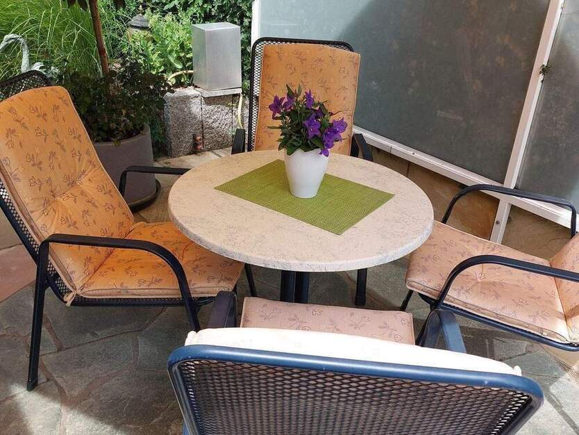 SINDELFINGEN 2 Zi.Whg.ca.59m2 möbliert tip top EBK DU.Parkett ruhig hell sonnig 700.,zzgl.NK pauschal 150.-warm 850,-