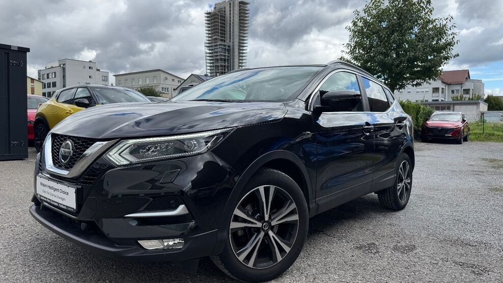 Nissan Qashqai 40.300 km 19.950 € Fellbach 70734