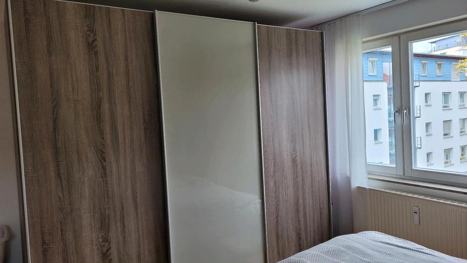 Etagenwohnung Stuttgart Bad Cannstatt - 3 Zimmer, 79 m&sup2;, 1.100&euro; | Angebot:25973951