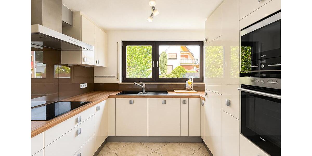 Einfamilienhaus Steinenbronn - 5 Zimmer, 230 m&sup2;, 2.700&euro; | Angebot:26574367