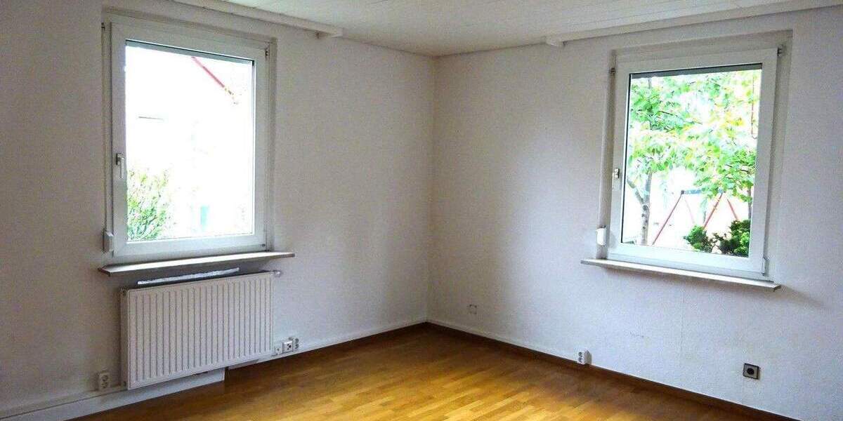 Einfamilienhaus Esslingen am Neckar (Oberesslingen) Oberesslingen - 8 Zimmer, 183 m&sup2;, 649.000&euro; | Angebot:24462303