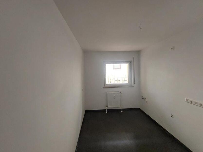 Frisch renovierte 3-Zimmer Wohnung direkt bezugsfrei