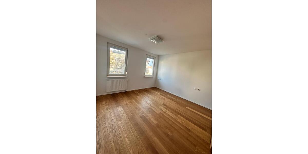 Doppelhaushälfte Reutlingen Sondelfingen - 6 Zimmer, 187 m&sup2;, 2.300&euro; | Angebot:25281451