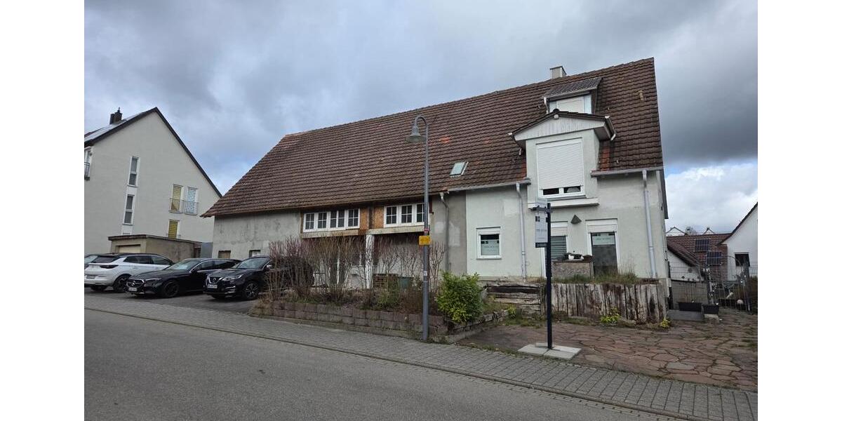 Reihenhaus Deckenpfronn - 7 Zimmer, 210 m&sup2;, 175.000&euro; | Angebot:25650202