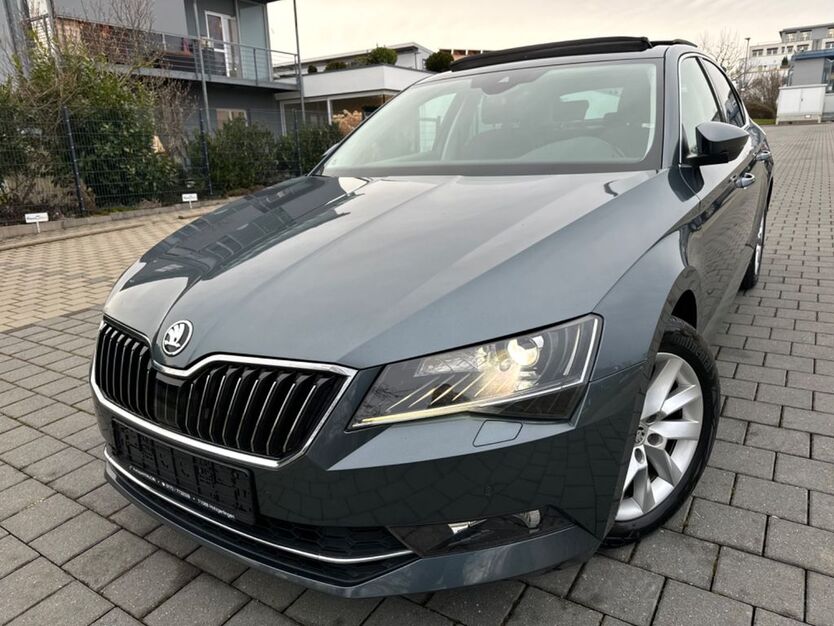 Skoda Superb 171.000 km 17.970 € Holzgerlingen 71088