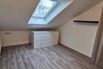 Stilvolle und moderne 2-Raum-DG-Wohnung mit EBK in Freiberg am