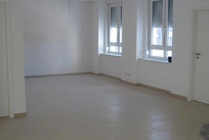 Wohnung Pforzheim Nordstadt - 2 Zimmer, 79 m&sup2;, 780&euro; | Angebot:27606485