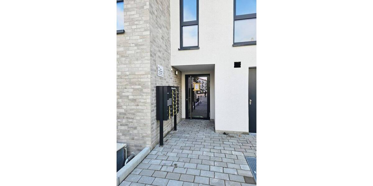 Etagenwohnung Stuttgart Untertürkheim - 3 Zimmer, 108 m&sup2;, 1.790&euro; | Angebot:25672146