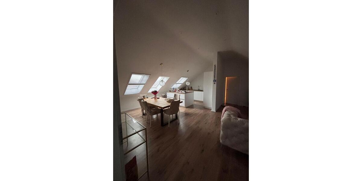 Dachgeschoßwohnung Vaihingen an der Enz - 2 Zimmer, 67 m&sup2;, 1.350&euro; | Angebot:24850539