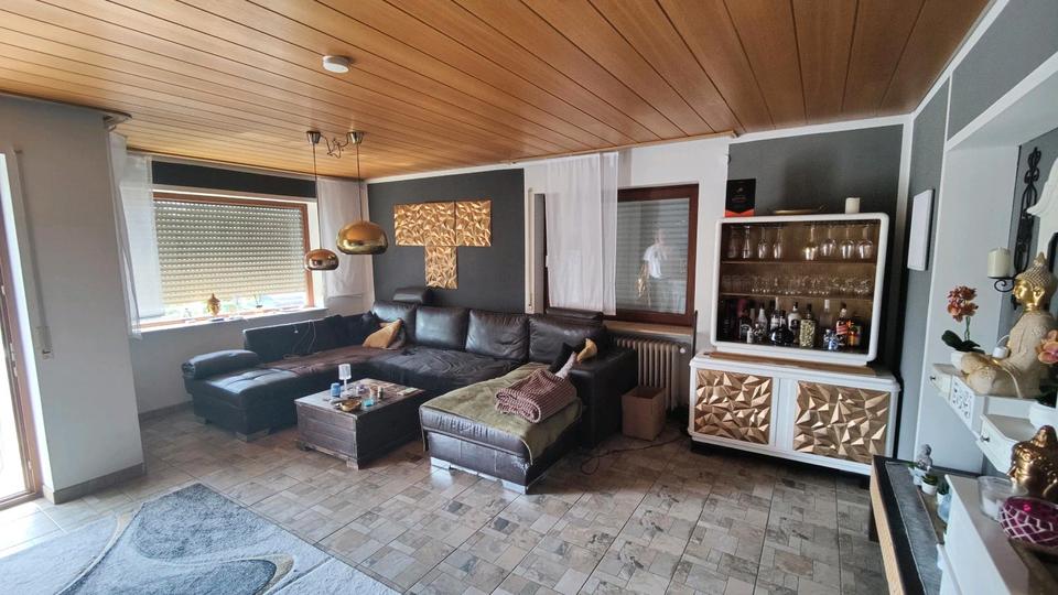 Etagenwohnung Reutlingen Sondelfingen - 3 Zimmer, 90 m&sup2;, 1.270&euro; | Angebot:27625162