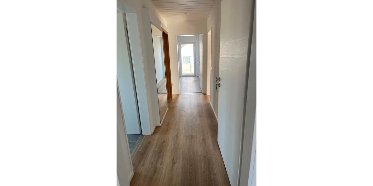 Dachgeschoßwohnung Gäufelden - 2 Zimmer, 65 m&sup2;, 1.080&euro; | Angebot:25400819