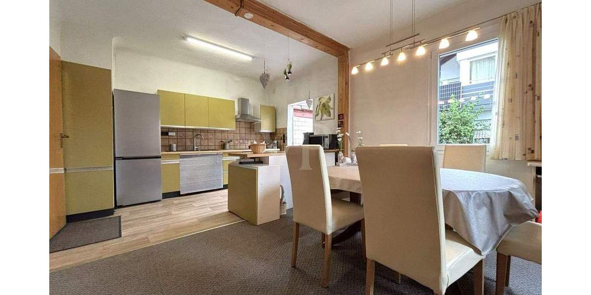 Sanierungsbedürftiges Einfamilienhaus in Neckarweihingen 6 zimmer