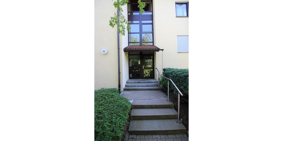 Etagenwohnung Böblingen Dagersheim - 3 Zimmer, 80 m&sup2;, 1.350&euro; | Angebot:26230211