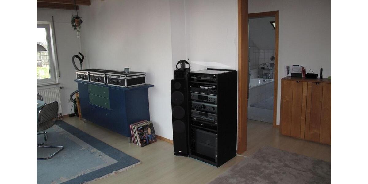 Dachgeschoßwohnung Freiberg am Neckar - 3.5 Zimmer, 77 m&sup2;, 350.000&euro; | Angebot:23176973