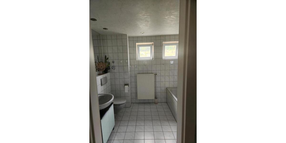 Erdgeschoßwohnung Bad Liebenzell - 4 Zimmer, 105 m&sup2;, 350.000&euro; | Angebot:24764314